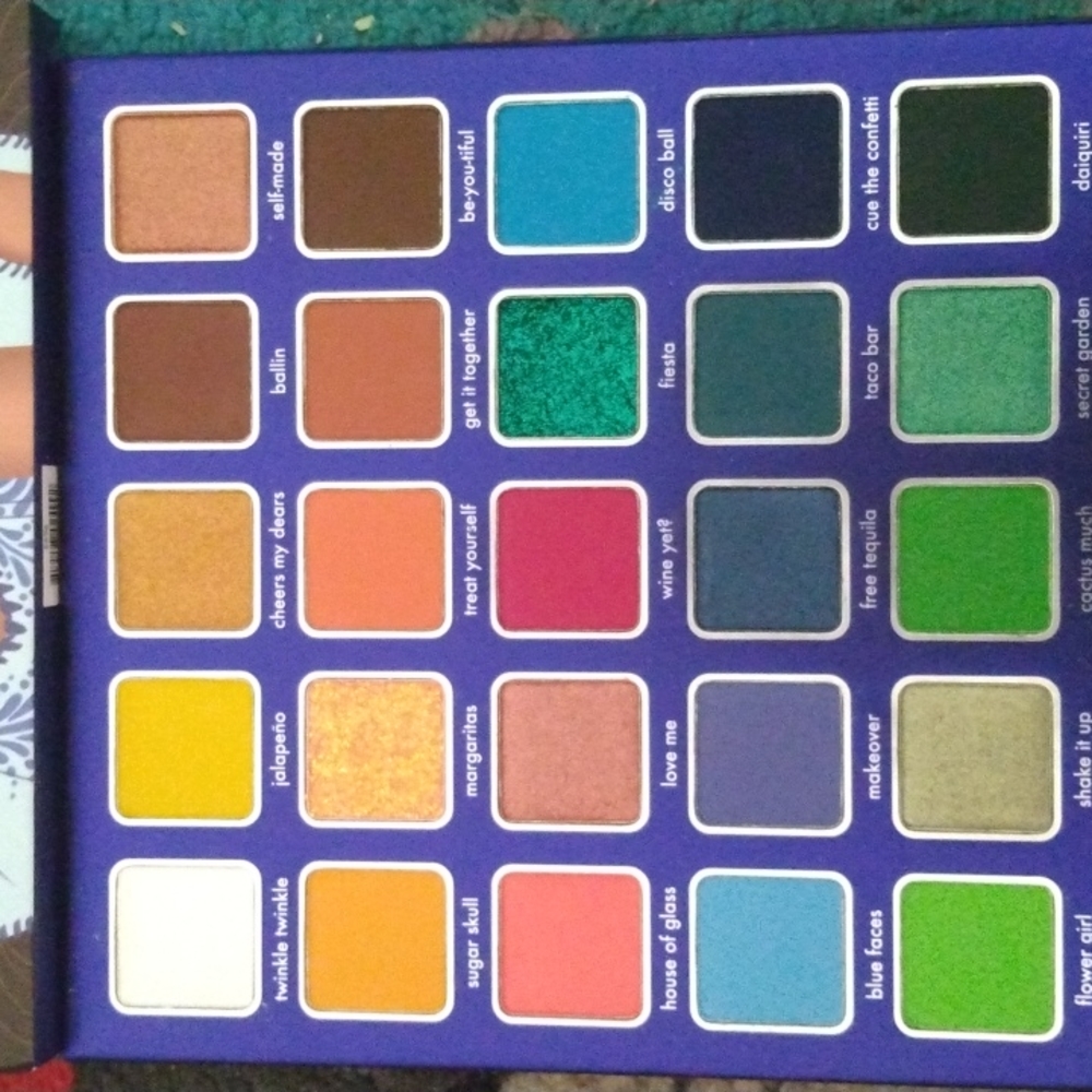 Kara beauty eyeshadow palette